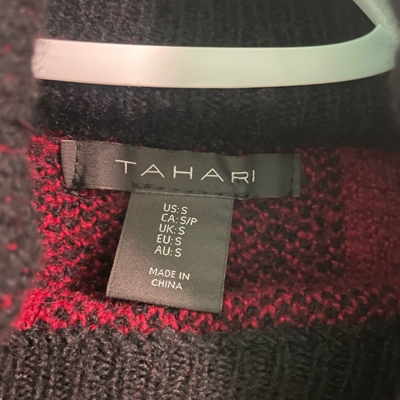 Tahari Buffalo Plaid Sweater - Picture 2 of 6